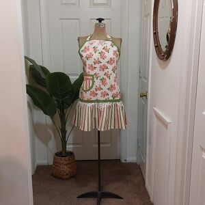 Vintage Floral Apron with Pink and Green Accents
